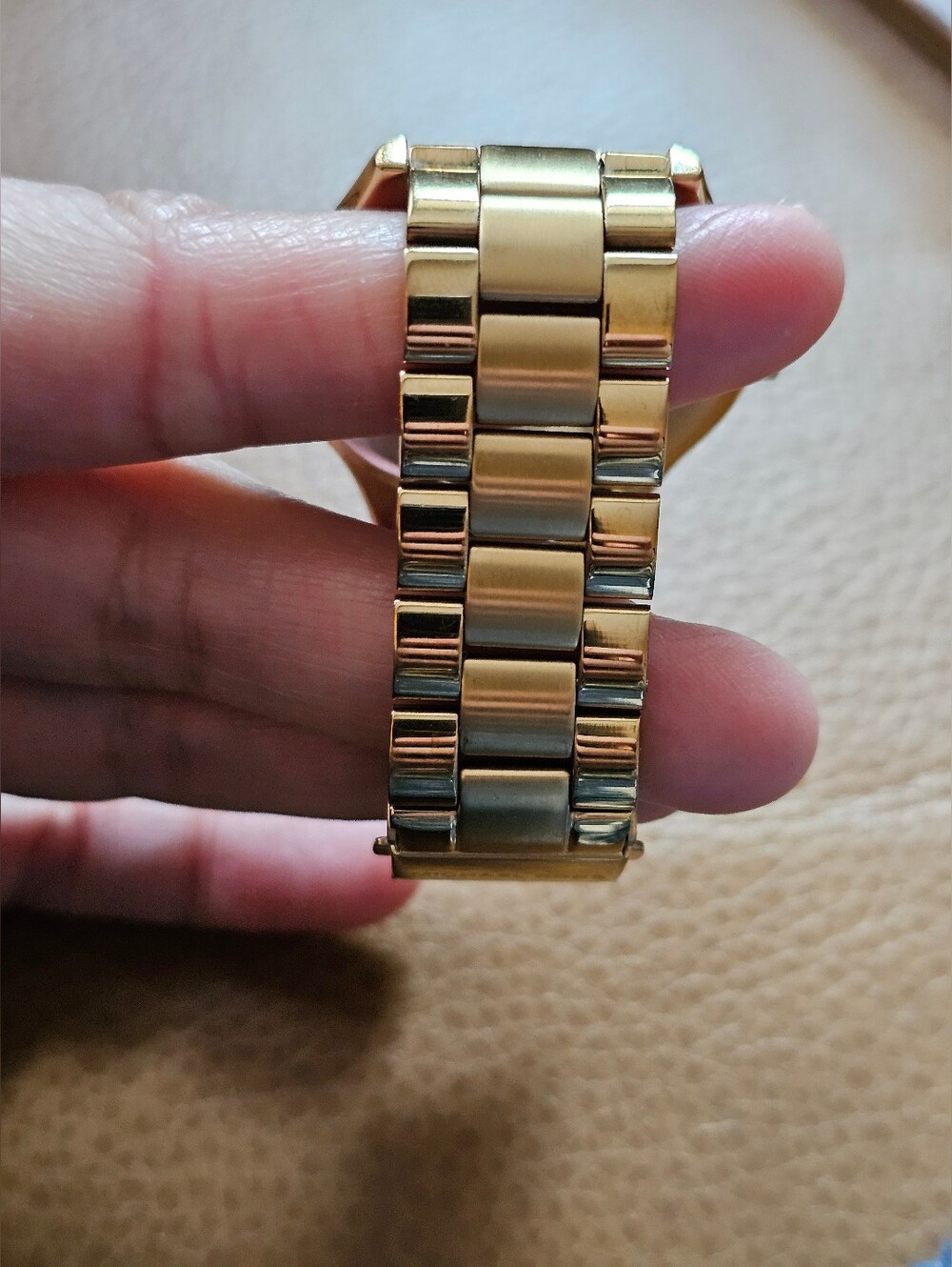 Michael Kors Slim Runway Gold-Tone Stainless Steel Watch. MK-3179 Analog, Unisex - Picture 7 of 13